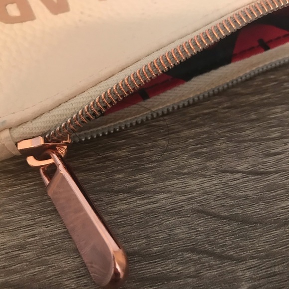 Make Up Clutch - Picture 2 of 4